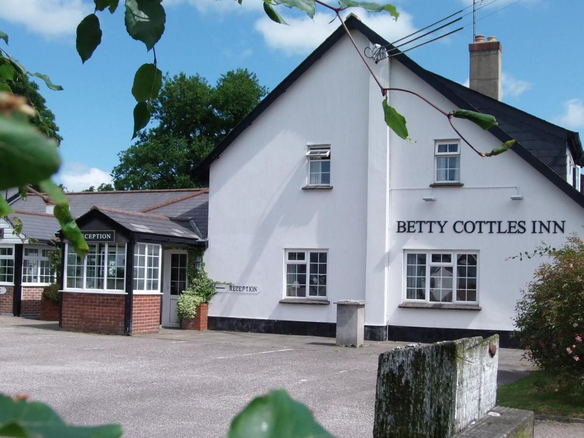 Betty Cottles Inn Okehampton Zewnętrze zdjęcie